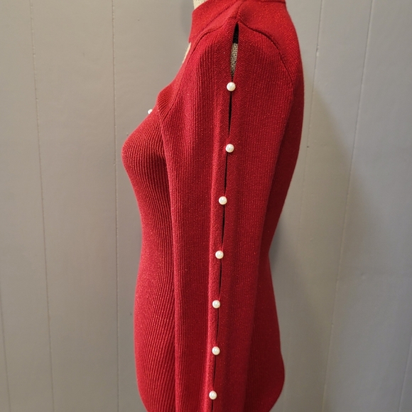 QUESTIONS XL RED SPARKLES SWEATER WITH PEARLS - Picture 5 of 5